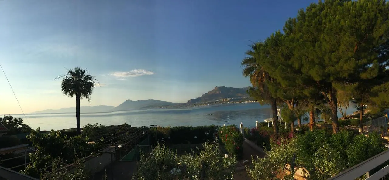 Villa Fergio' Santa Flavia 0*,